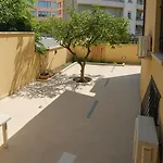 Cicas Πανσιόν